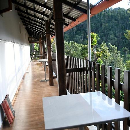 River View Guest House Мадікері Екстер'єр фото