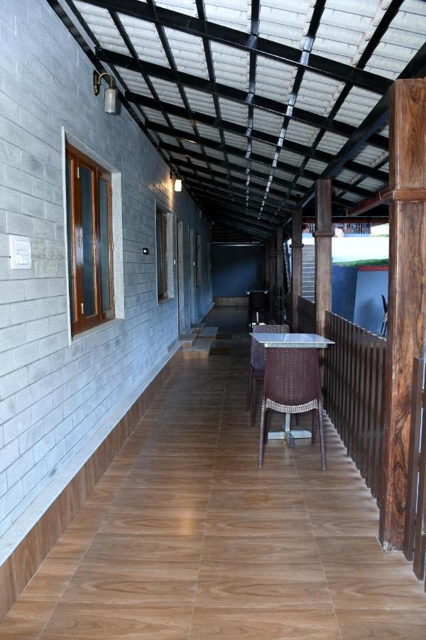 River View Guest House Мадікері Екстер'єр фото